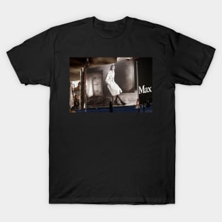 Max. Larger than life T-Shirt